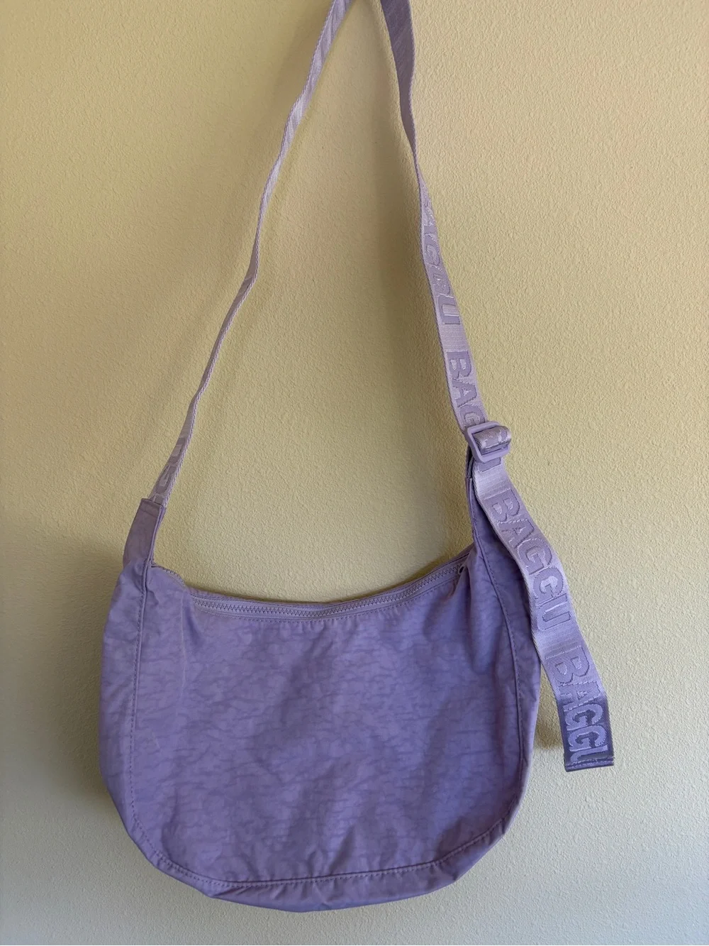 BAGGU Purple Crescent Shoulder Bag with Branded Strap